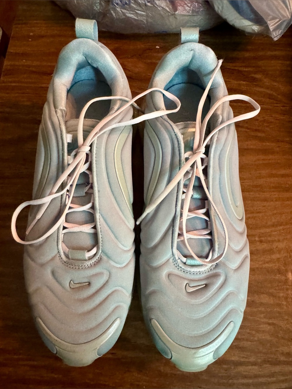 Nike - Picture 2 of 4